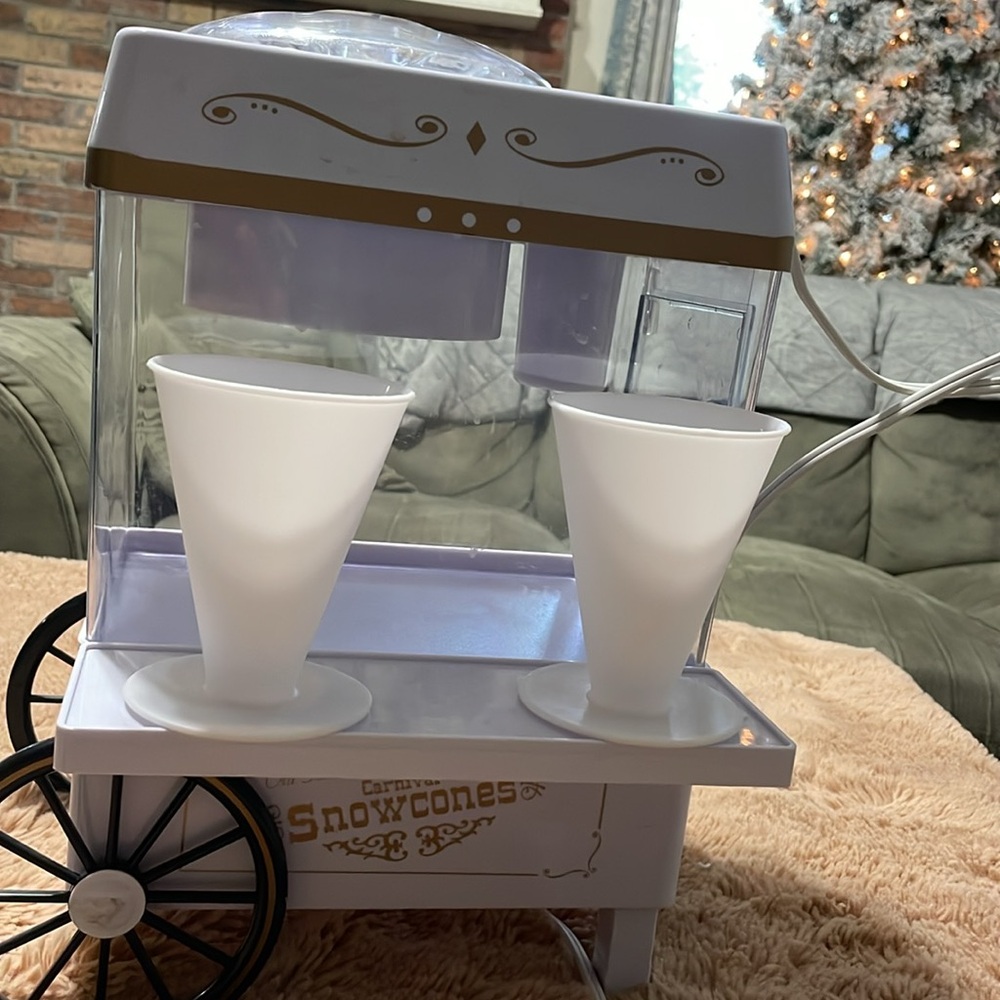 SnowCone maker - Picture 6 of 7